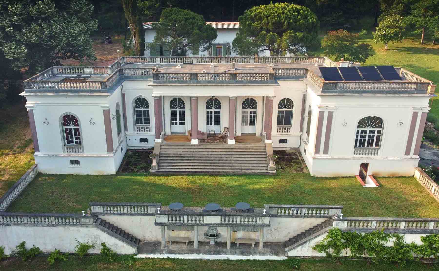 Vue aérienne du Château de Pourpry et de son parc de 8 hectares (sud-ouest de la France)